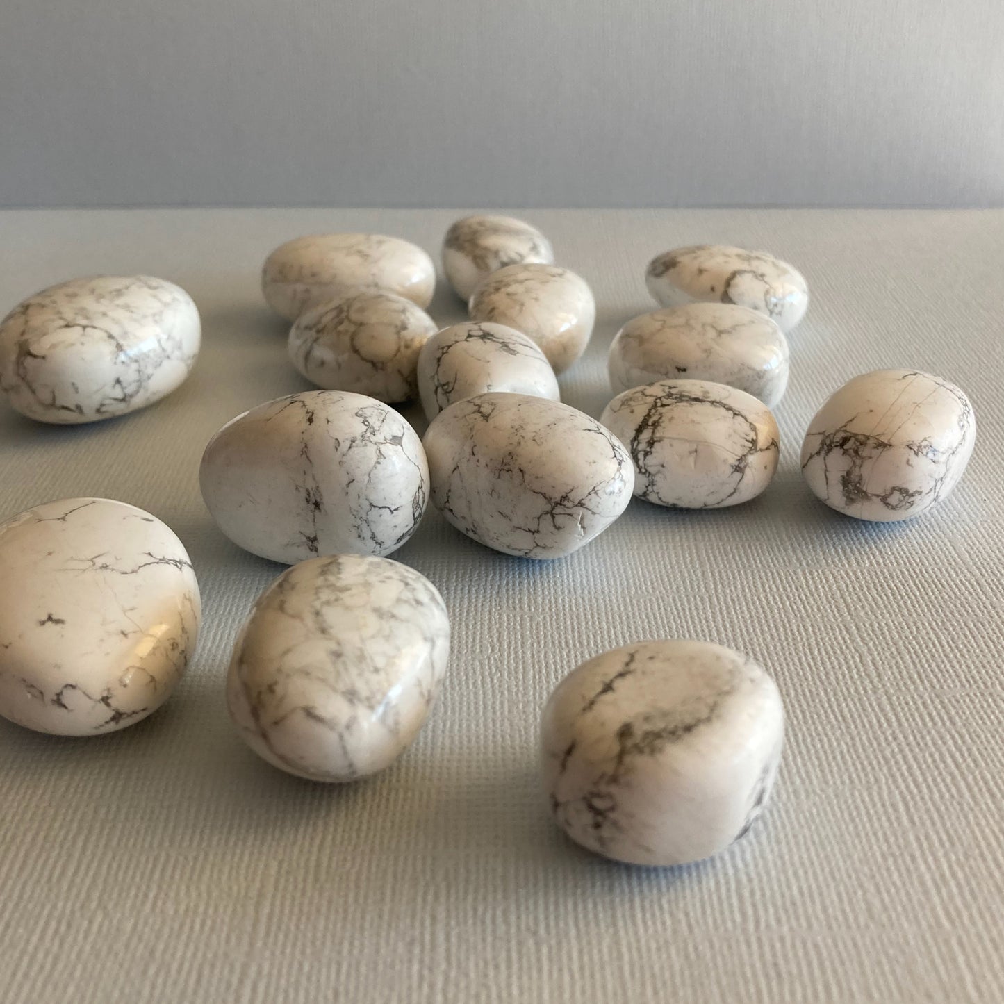 Howlite Tumbles